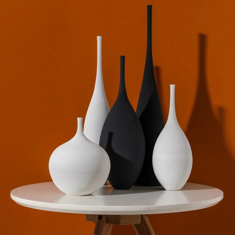 Minimalist matte ceramic vase – Scandinavian style