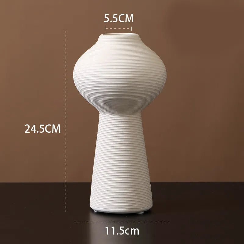 Minimalist matte ceramic vase – Scandinavian style