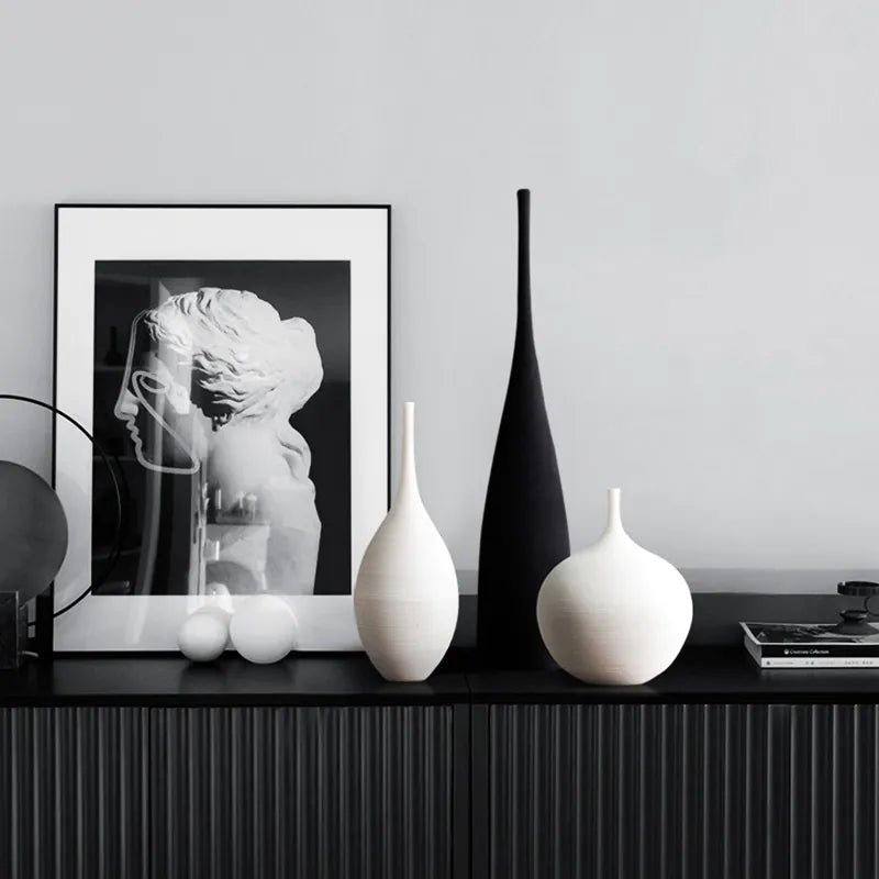 Minimalist matte ceramic vase – Scandinavian style